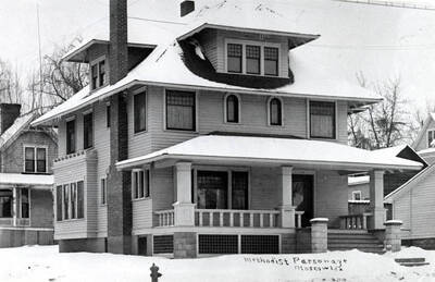Methodist parsonage built about 1903 at the northeast corner of Third and Jefferson streets. Copied from a postcard mailed to Homer Estes by Rev. Warner postmarked January 1, 1914. Razed, now a parking lot.