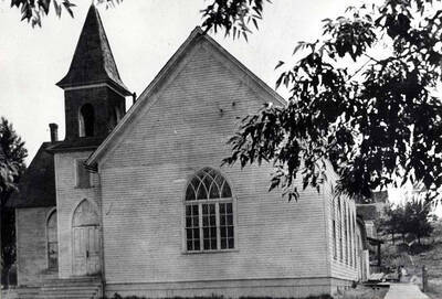 At the northeast corner of Fifth and Jefferson streets. New addition was added to the left side of the original building about 1912 due to the increase from the Lowry Evangelist meetings held from December 31, 1911, to January 28, 1932.