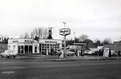 Southwest corner of Third and Jackson streets. Al Lind leasee 1950s.