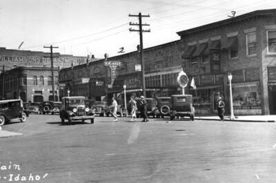 No. 1- McConnell-Maguire Building built in 1891, 2- Spicer Block built in 1889, 3- Creighton Building built in 1910 by George Creighton of the Creighton Store in 1909. Picture about the 1930s.