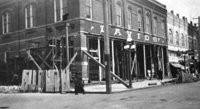 Remodeling the Davids' building in 1920 inside and outside. Moscow.