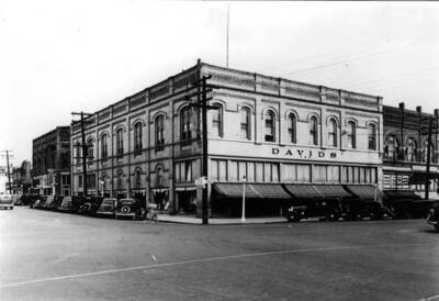 Moscow had diagonal parking at this time. Picture by Hodgins.