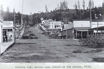 At Fifth Avenue, 1909.