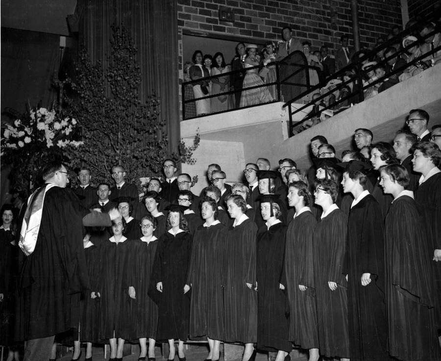 Picture of Vandaleer performance at a commencement ceremony.