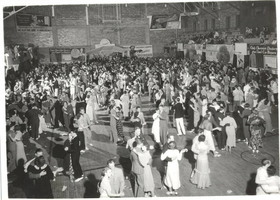 Students dance at the Publications Ball in the Memorial Gym.