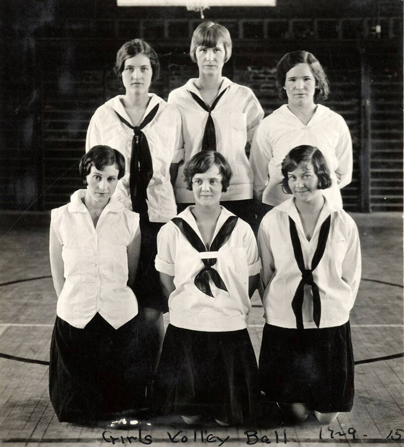 Women's Recreation Association senior volleyball team poses for their team photo in the Women's Gymnasium.