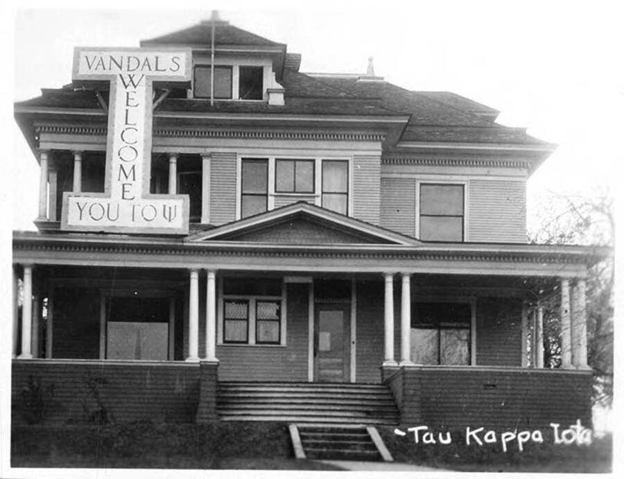 Tau Kappa Iota house, located at 616 S Jefferson. The fraternity became Tau Kappa Epsilon in 1928.