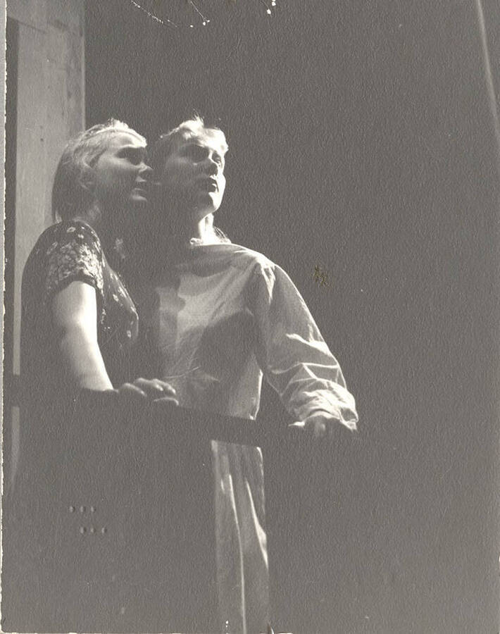 Lorraine Cole as Amanda and Colleen Christensen as Laura in the University of Idaho drama production of 'The Glass Menagerie.'