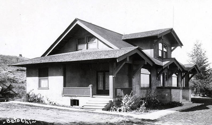 Formerly General Chrisman's home. Beta Chi's house on 720 Idaho, which became Delta Tau Delta in 1931.