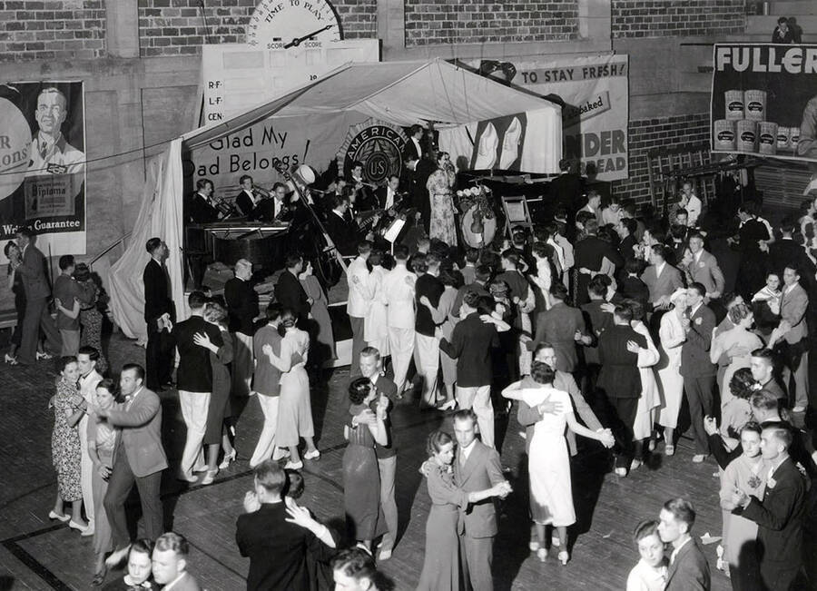 A live band plays for dancing students during the annual Publications' Ball.