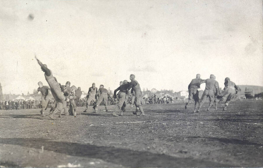 Photograph of the University of Idaho versus Whitman football game.