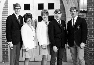 Photo of five unidentified Vandaleers.