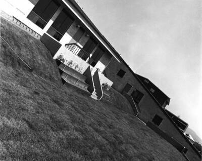 An angled photo of the entrance to Sigma Chi house, located at 735 Nez Perce Drive.