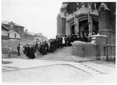 Graduates leaving the Memorial Gymnasium during the 1931 Commencement ceremony. Photographer Hodgins Foto Service, Moscow