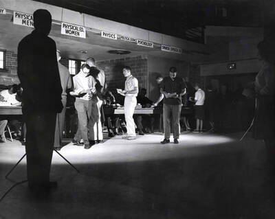 Students register for first semester classes in the Memorial Gymnasium.