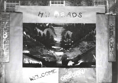 Sigma Chi house decorations during Homecoming.