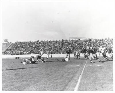 Idaho's defense makes a big stop in the backfield on San Jose State's runner.