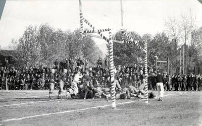 Photograph of a University of Idaho football game in action.