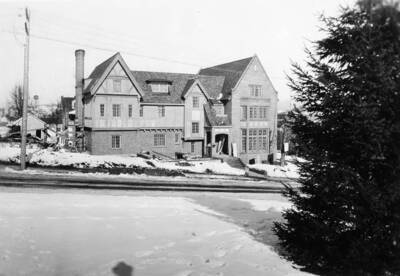 Phi Gamma Delta house under construction on the northwest corner of University Avenue and Elm Street.