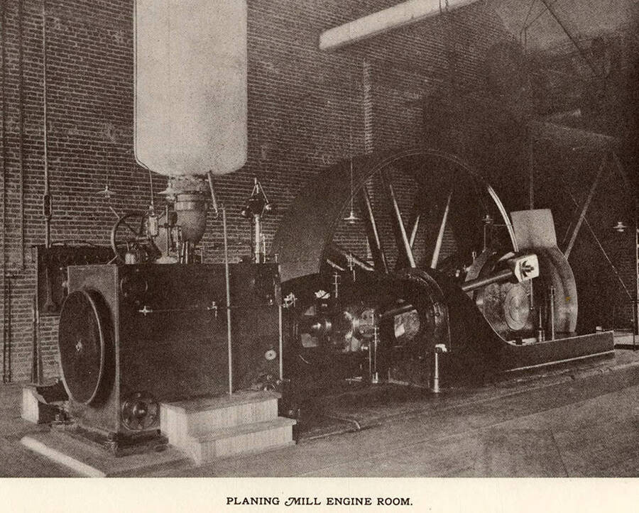 A photograph of the engine in the engine room of the planing mill.