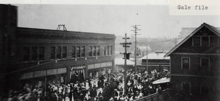 A photograph of the crowds at one of Potlatch Mercantile Company's big sales.