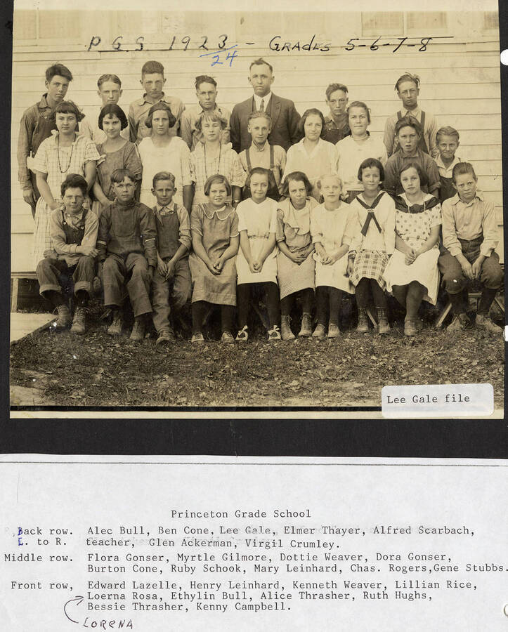 A photograph of the children in grades 5-8 at the Princeton Grade School.