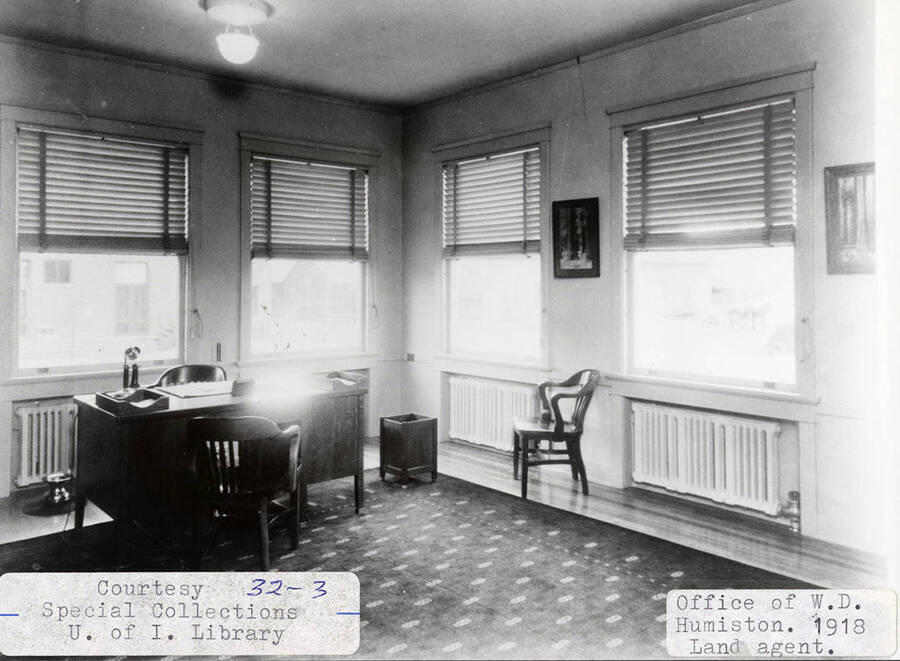 A photograph of the office of land agent W.D. Humiston.