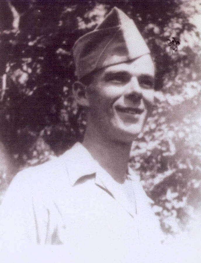Portrait of Dale Slagle in uniform.