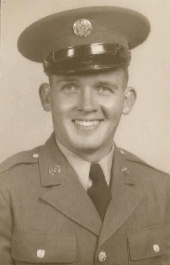 Photo of Gerald Nirk in US Army Uniform 1944