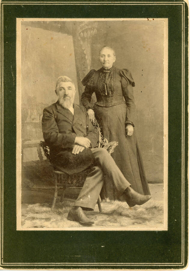 Portrait photograph of William C. and Anna (Kaufman) Nirk.