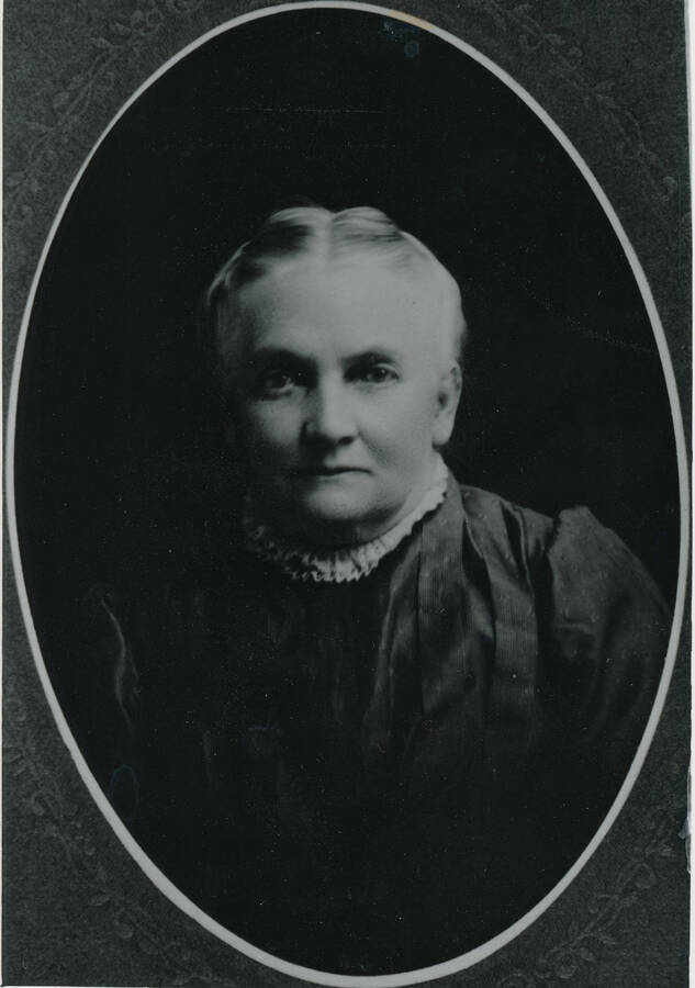 Portrait photograph of Adelaide (Teas) Allen.
