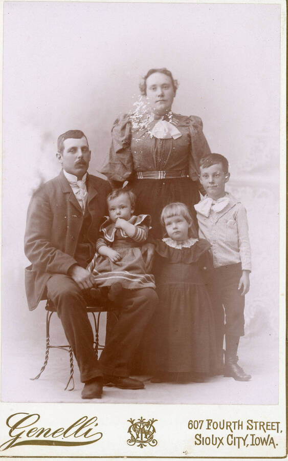 Frank and Etta Gibbs and children.
