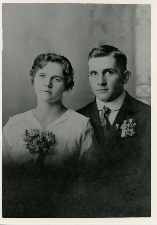 Wedding photograph of Durell and Mary (Bysegger) Nirk. September 29, 1917.