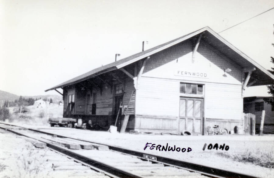 The depot at Fernwood, Idaho.