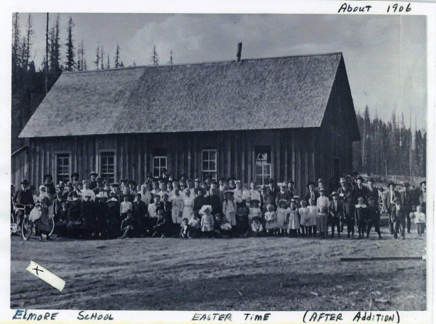 Students at the Elmore School in about 1906. This was after the addition was made to the building. Photo taken around Easter.