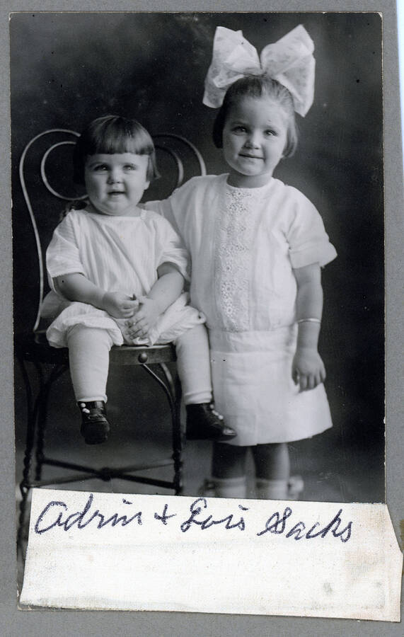 Photo of Adrian Harvey Sacks and Lois Julia Sacks as children.