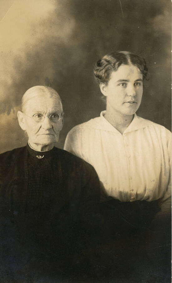 Portrait photograph of Amanda McClure and her daughter Alice McClure Strong.