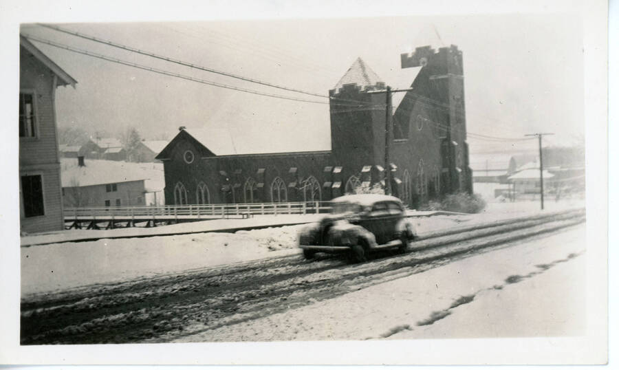 Photograph of the Union Church facing the west in winter.