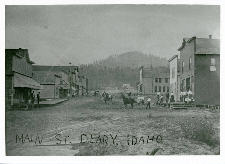 Photograph of main street in Deary, Idaho.