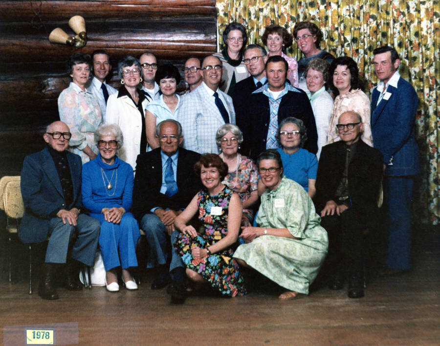 Photograph of the Potlatch High School Class of 1948 at the1978 reunion.