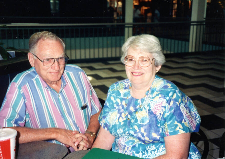 Photograph of Frank and LaVonna Morrison.