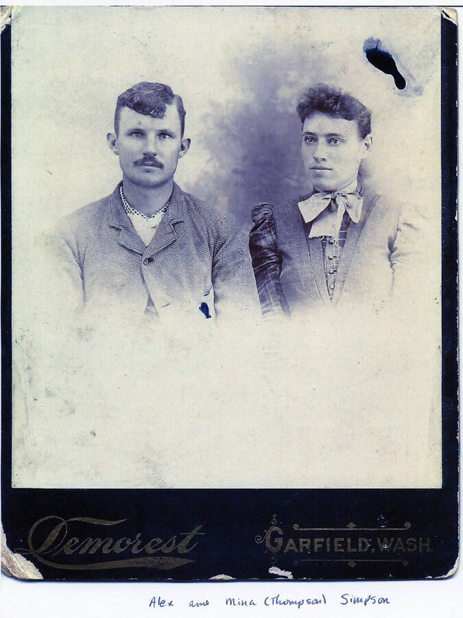 Portrait photograph of Alex and Mina (Thompson) Simpson.