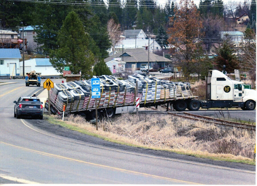 Photograph of truck accident at Scenic 6 Park.