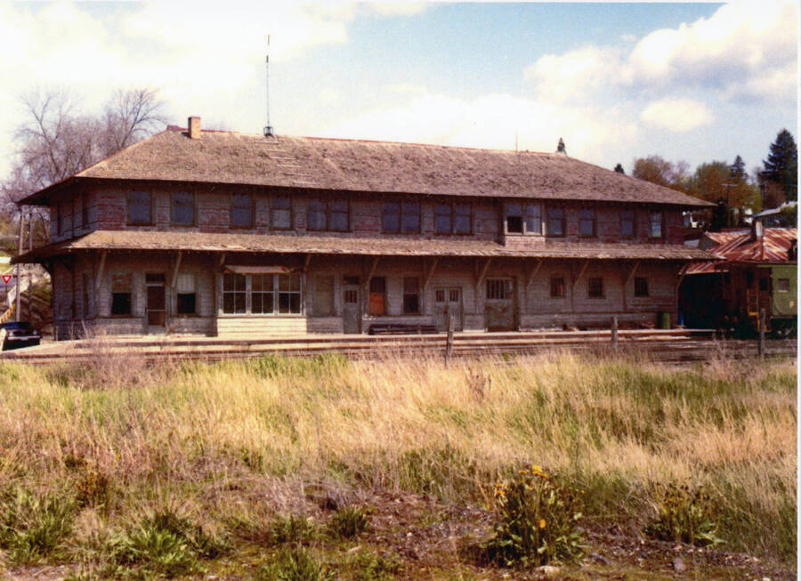 Photograph of the WI&M Depot in Potlatch prior to restoration.
