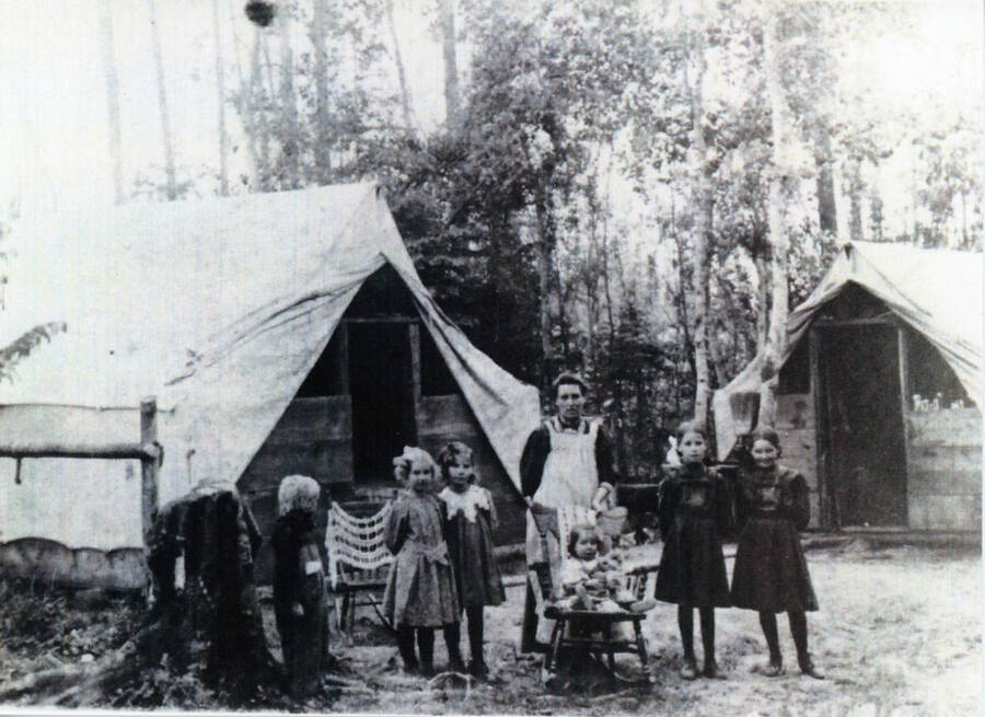 Photograph of the Bye family.