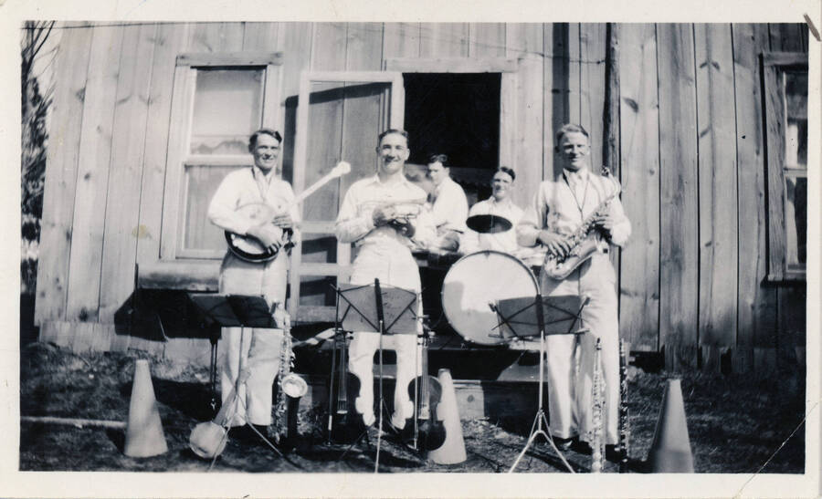 Photograph of the Bye Brothers Band. (Stubb, Paul, Ed Maines, Francis, Vernon).