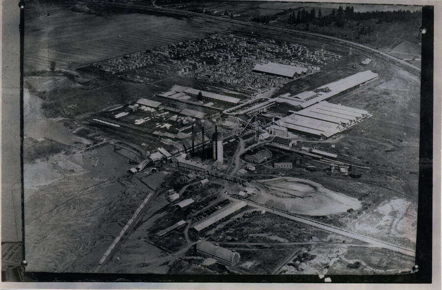 Aerial photograph of the Potlatch Mill.