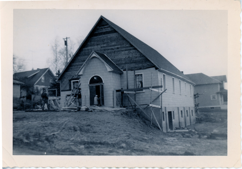 Photograph of the Presbyterian Church.