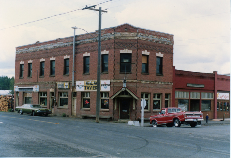 Photograph of Elk Tavern.