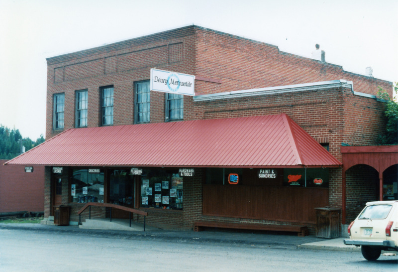 Photograph of the Deary Mercantile.